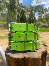 Load image into Gallery viewer, Lime Dog Collar